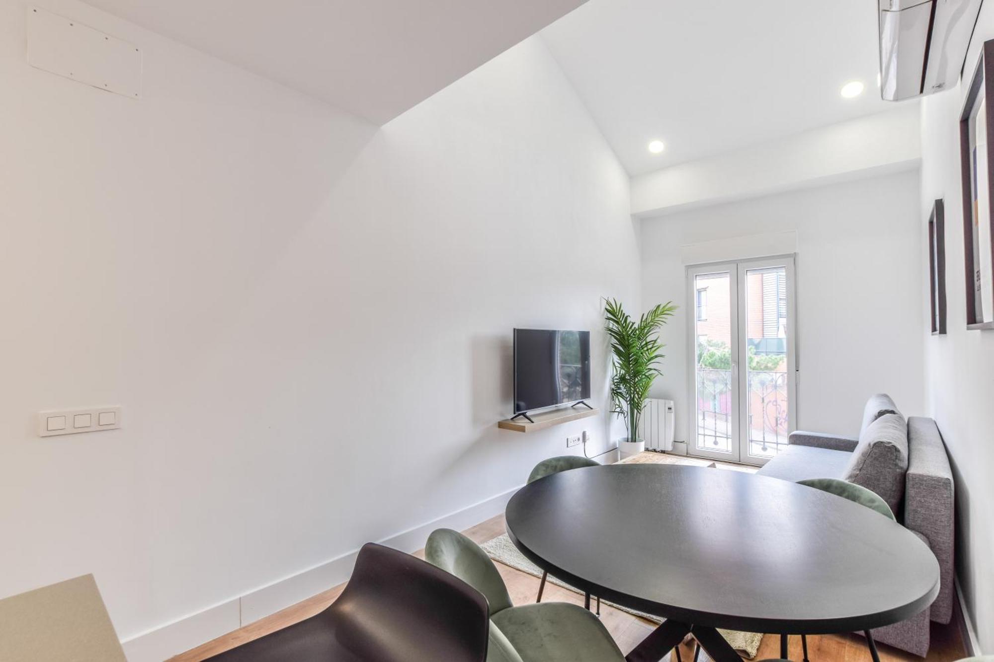 Apartamentos Reformados En Metro Pacifico Alquiler Temporal มาดริด ภายนอก รูปภาพ