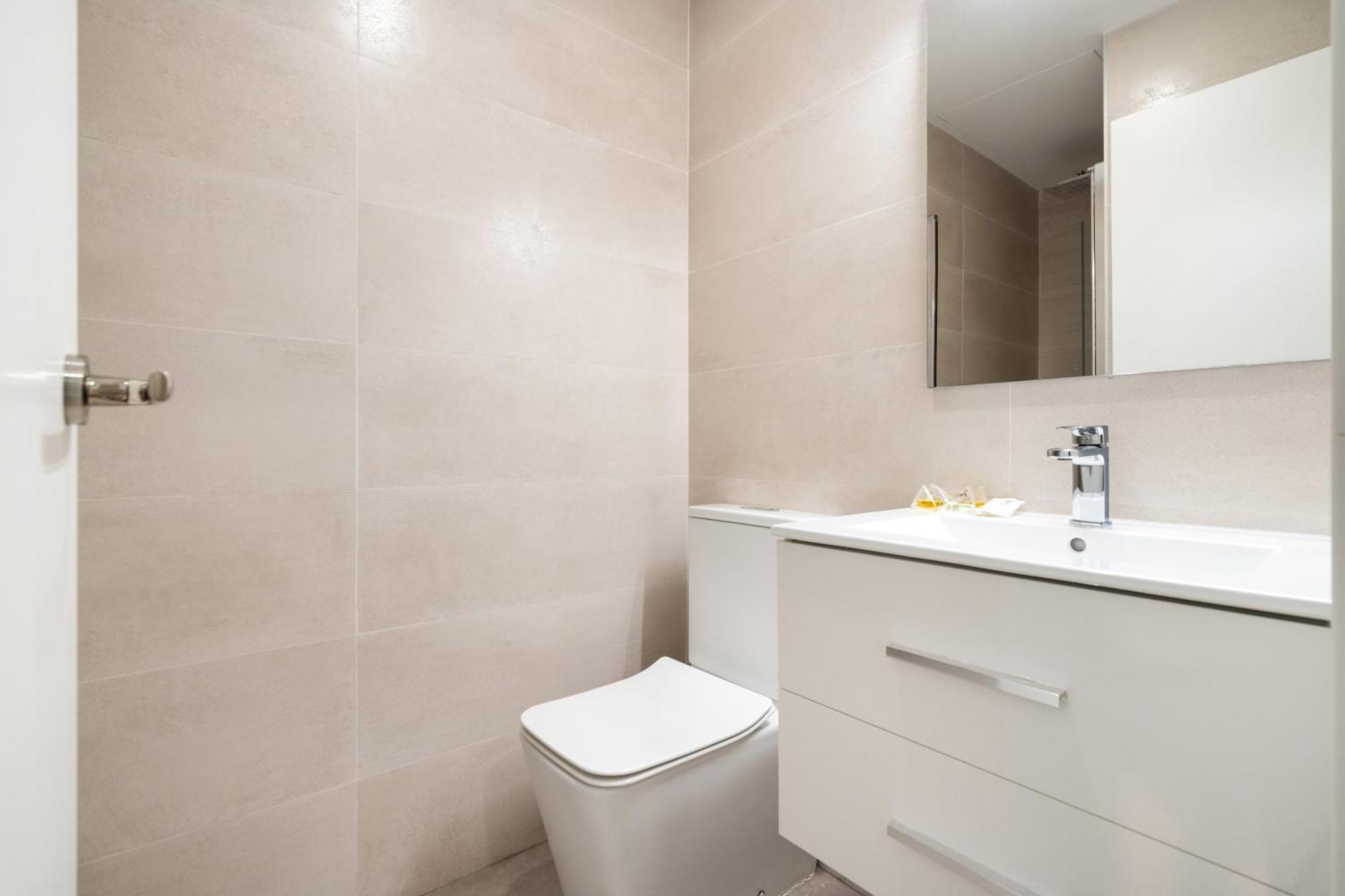 Apartamentos Reformados En Metro Pacifico Alquiler Temporal มาดริด ภายนอก รูปภาพ
