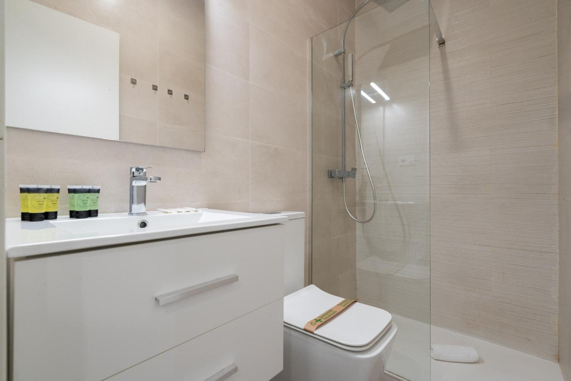 Apartamentos Reformados En Metro Pacifico Alquiler Temporal มาดริด ภายนอก รูปภาพ